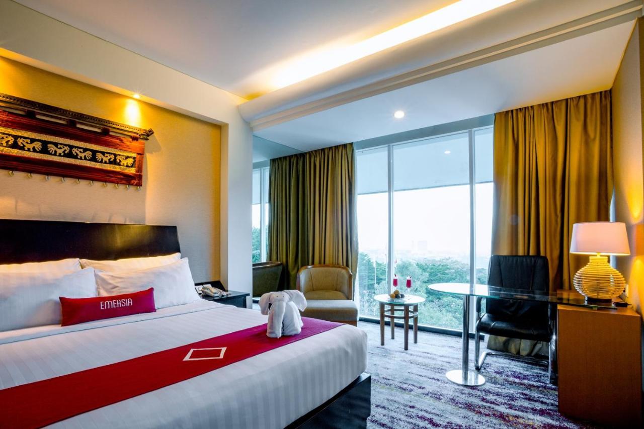 Emersia Hotel And Resort Bandar Lampung Exterior foto